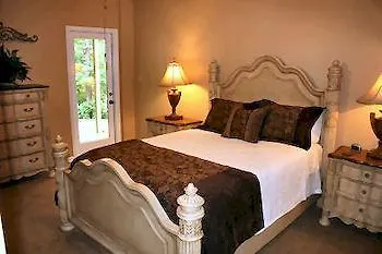 Racers Retreat Bed And Breakfast-3